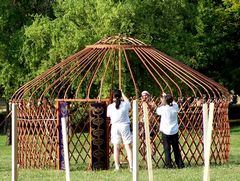 Épül jurta / Jurte im Bau / Yurt under construction - 10