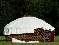 Épül jurta / Jurte im Bau / Yurt under construction - 15