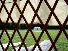 Épül jurta / Jurte im Bau / Yurt under construction - 22
