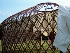 Épül jurta / Jurte im Bau / Yurt under construction - 27