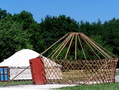 Épül jurta / Jurte im Bau / Yurt under construction - 43