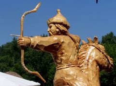 Lovas íjász (Simmer Sándor fafaragása) / Berittene Bogenschütze (Holzschnitzereien von Sándor Simmer) / Horseback Archer (Woodcarving by Sándor Simmer) - 9