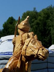 Lovas íjász (Simmer Sándor fafaragása) / Berittene Bogenschütze (Holzschnitzereien von Sándor Simmer) / Horseback Archer (Woodcarving by Sándor Simmer) - 16