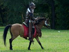 Kelemen Zsolt bemutatója / Berittene Bogenschütze Vorführung von Zsolt Kelemen / Horseback archer presentation of Zsolt Kelemen - 1