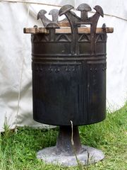 Hun üst / Hunnischer große Bronzekessel / Hunnic bronze cauldron