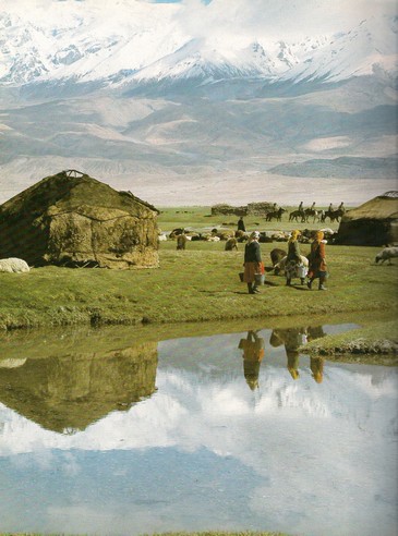 Kazah jurták a Pamír alatt napjainkban