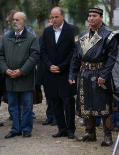 Az sk Fjnak felavatsa / Die Einweihung des Baums der Ahnen / The Inauguration of the Tree of the Ancestors