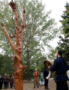 Az sk Fjnak felavatsa / Die Einweihung des Baums der Ahnen / The Inauguration of the Tree of the Ancestors