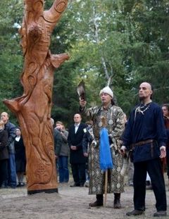 Az sk Fjnak felavatsa / Die Einweihung des Baums der Ahnen / The Inauguration of the Tree of the Ancestors
