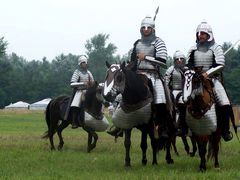 Lovasok avar páncélban / Reiter in der Rüstung des Awaren / Riders in the armour of the Avars - 5