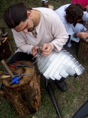 A lamellás páncél készítése / Die Fertigung der lamellar Rüstung / The manufacturing of the lamellar armour