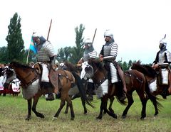 Lovasok avar páncélban / Reiter in der Rüstung des Awaren / Riders in the armour of the Avars - 7