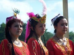 Közép-ázsiai lányok / Mädchen aus Zentralasien / Girls from Central Asia - 3