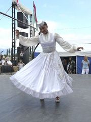 Táncosn / Tänzerin / Dancer