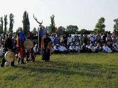 Az ünnepélyes közös szertartás a szertz körül / Die festliche gemeinsame Zeremonie um das Zeremonie-Feuer / The festive common ceremony around the ceremony fire - 4