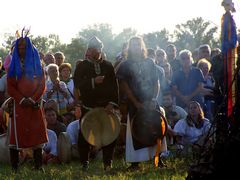 Az ünnepélyes közös szertartás a szertz körül / Die festliche gemeinsame Zeremonie um das Zeremonie-Feuer / The festive common ceremony around the ceremony fire - 18