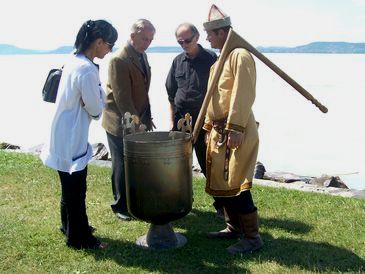 A kzssgteremt st / Die Gemeinschaft anziehende Kessel / The community forms hunnic cauldron