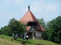 Épület a Kassai völgy bejáratánál / Gebäude im Kassai-Tal / Building in the Kassai valley