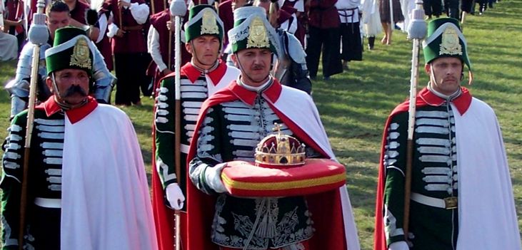 Magyarország Szent Koronája / Die Heilige Krone Ungarns / The Holy Crown of Hungary