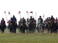 Lovasok háromszori szakrális országkerülése / Dreimal reiten um das Vaterland / Three times ride around the native country - 22