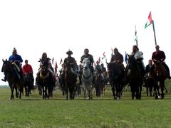 Lovasok háromszori szakrális országkerülése / Dreimal reiten um das Vaterland / Three times ride around the native country - 37