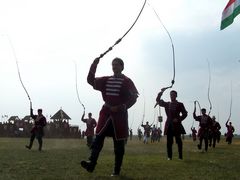 Ostormenet / Peitschengang / Whips march - 11