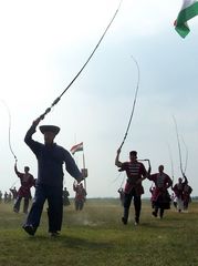 Ostormenet / Peitschengang / Whips march - 19