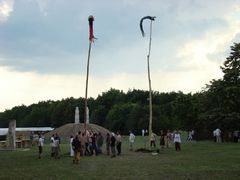 A tábor bejárati oszlopai - 1