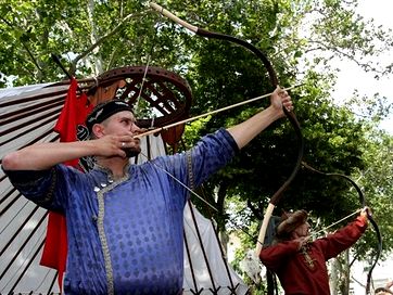 Íjászok / Bogenschützen / Archers