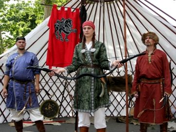 A vilg legersebb pusztai ja / Der weltstrkste Steppenreiterbogen / The world-strongest horseback archer bow