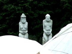 Az sök tekintete eltt / Im Blickfeld des Ahnen / In the field of vision of the ancestors