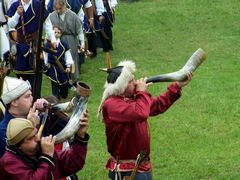 Az íjászokat kürtszó kíséri mindenütt / Die Bogenschützen werden überall mit dem Hornanruf begleitet / The archers are accompanied everywhere with the horn call - 10