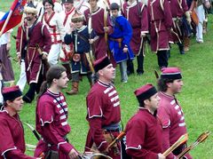 Az íjászok vonulása a ltérre (a "csatamezre") / Die Bogenschützen marschieren zum schießenden Platz (zum "Schlachtfeld") / The archers march to the shooting place (to the "battlefield") - 16