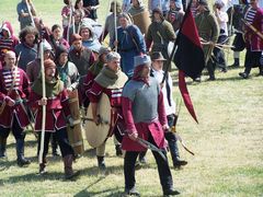 Az íjászok vonulása a ltérre (a "csatamezre") / Die Bogenschützen marschieren zum schießenden Platz (zum "Schlachtfeld") / The archers march to the shooting place (to the "battlefield") - 4