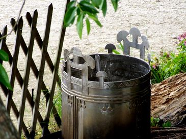A rdpusztai hun st msolata / Die Nachahmung der hunnische groe Bronzekessel von Radpuszta / The copy of the hunnish cauldron of Radpuszta
