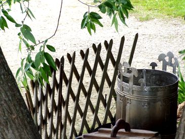 A rdpusztai hun st msolata / Die Nachahmung der hunnische groe Bronzekessel von Radpuszta / The copy of the hunnish cauldron of Radpuszta