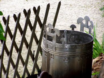 A rdpusztai hun st msolata / Die Nachahmung der hunnische groe Bronzekessel von Radpuszta / The copy of the hunnish cauldron of Radpuszta