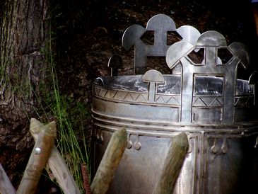 A rdpusztai hun st msolata / Die Nachahmung der hunnische groe Bronzekessel von Radpuszta / The copy of the hunnish cauldron of Radpuszta