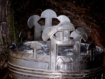 A rdpusztai hun st msolata / Die Nachahmung der hunnische groe Bronzekessel von Radpuszta / The copy of the hunnish cauldron of Radpuszta
