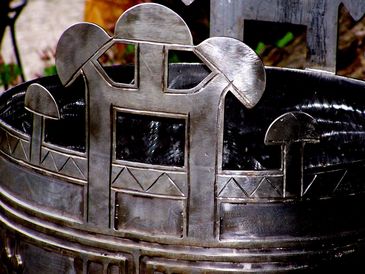 A rdpusztai hun st msolata / Die Nachahmung der hunnische groe Bronzekessel von Radpuszta / The copy of the hunnish cauldron of Radpuszta