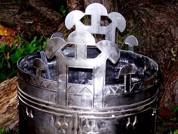 A rdpusztai hun st msolata / Die Nachahmung der hunnische groe Bronzekessel von Radpuszta / The copy of the hunnish cauldron of Radpuszta