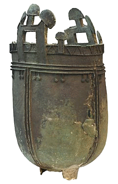 A rdpusztai hun st / Hunnische Bronzekessel von Rdpuszta / Hun cauldron from Rdpuszta