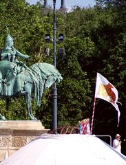 &Aacute;rp&aacute;d nagyfejedelem szobra / Denkmal des Gro&szlig;f&uuml;rsten Arpad / Monument of Grand Prince Arpad - 5