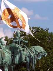 &Aacute;rp&aacute;d nagyfejedelem szobra / Denkmal des Gro&szlig;f&uuml;rsten Arpad / Monument of Grand Prince Arpad - 6