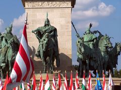&Aacute;rp&aacute;d nagyfejedelem szobra / Denkmal des Gro&szlig;f&uuml;rsten Arpad / Monument of Grand Prince Arpad - 18