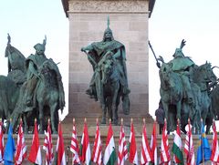 &Aacute;rp&aacute;d nagyfejedelem szobra / Denkmal des Gro&szlig;f&uuml;rsten Arpad / Monument of Grand Prince Arpad - 19