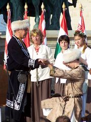 A hatalom (Attila kardja) &aacute;tad&aacute;sa / &Uuml;bergabe der Macht mit dem Schwert des Attila / Transfer of power with the sword of Attila - 4
