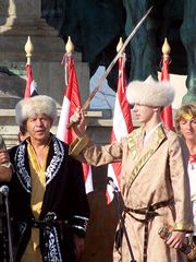 Kardcsap&aacute;s a n&eacute;gy vil&aacute;gt&aacute;j fel&eacute; / Schwertschlag auf die vier Himmelsrichtungen / Sword strike to the four cardinal directions - 2