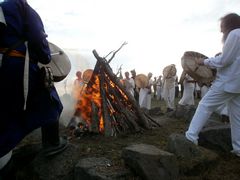 Sámándobolás a tz körül / Schamanische Trommeln um das Feuer / Shamanic drumming around the fire - 4