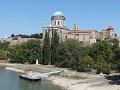 Esztergom-var-es-Bazilika-a-hidrol